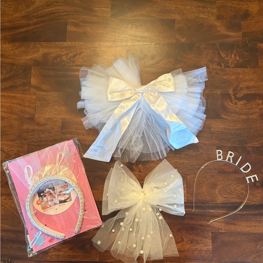 White Bridal Accessories Set